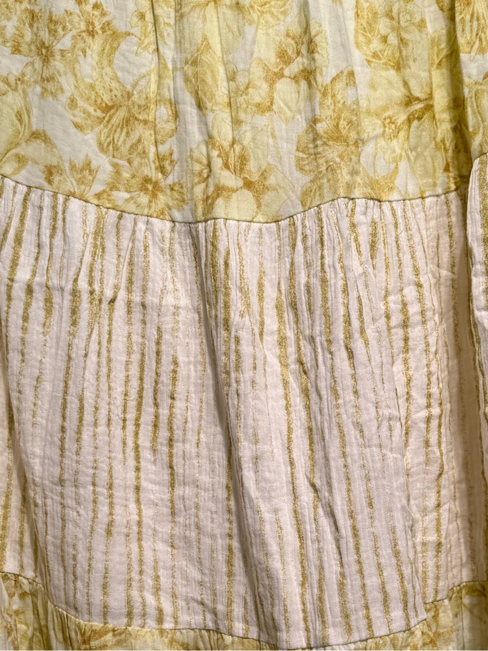 Tiered Floral Midi Skirt in Pale Yellow size small nwt - Picture 7 of 7